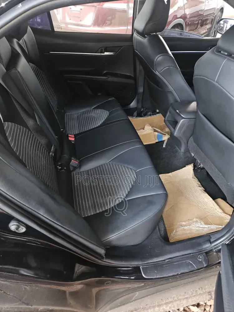 Toyota Camry SE FWD 2020 Black
