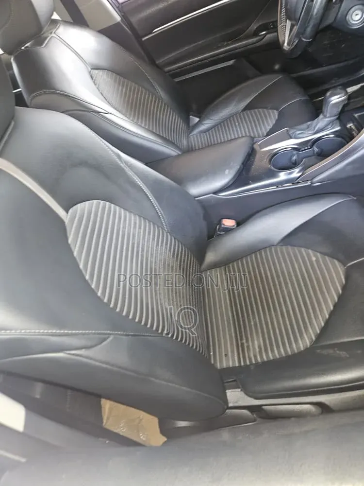 Toyota Camry SE FWD 2020 Black