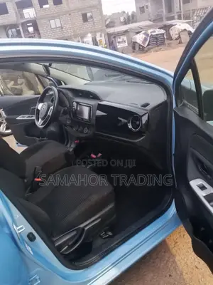 Toyota Vitz 1.5 FWD 5dr 2015 Blue