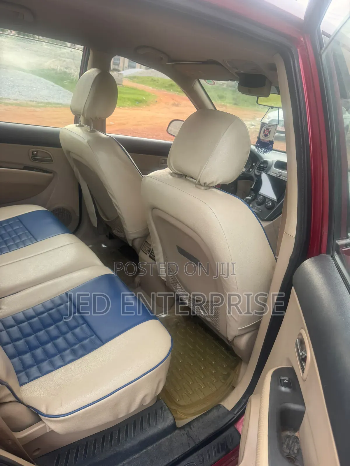 Kia Rondo 2010 Red