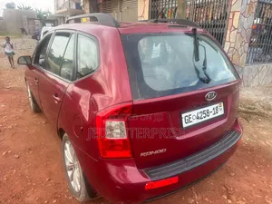 Kia Rondo 2010 Red