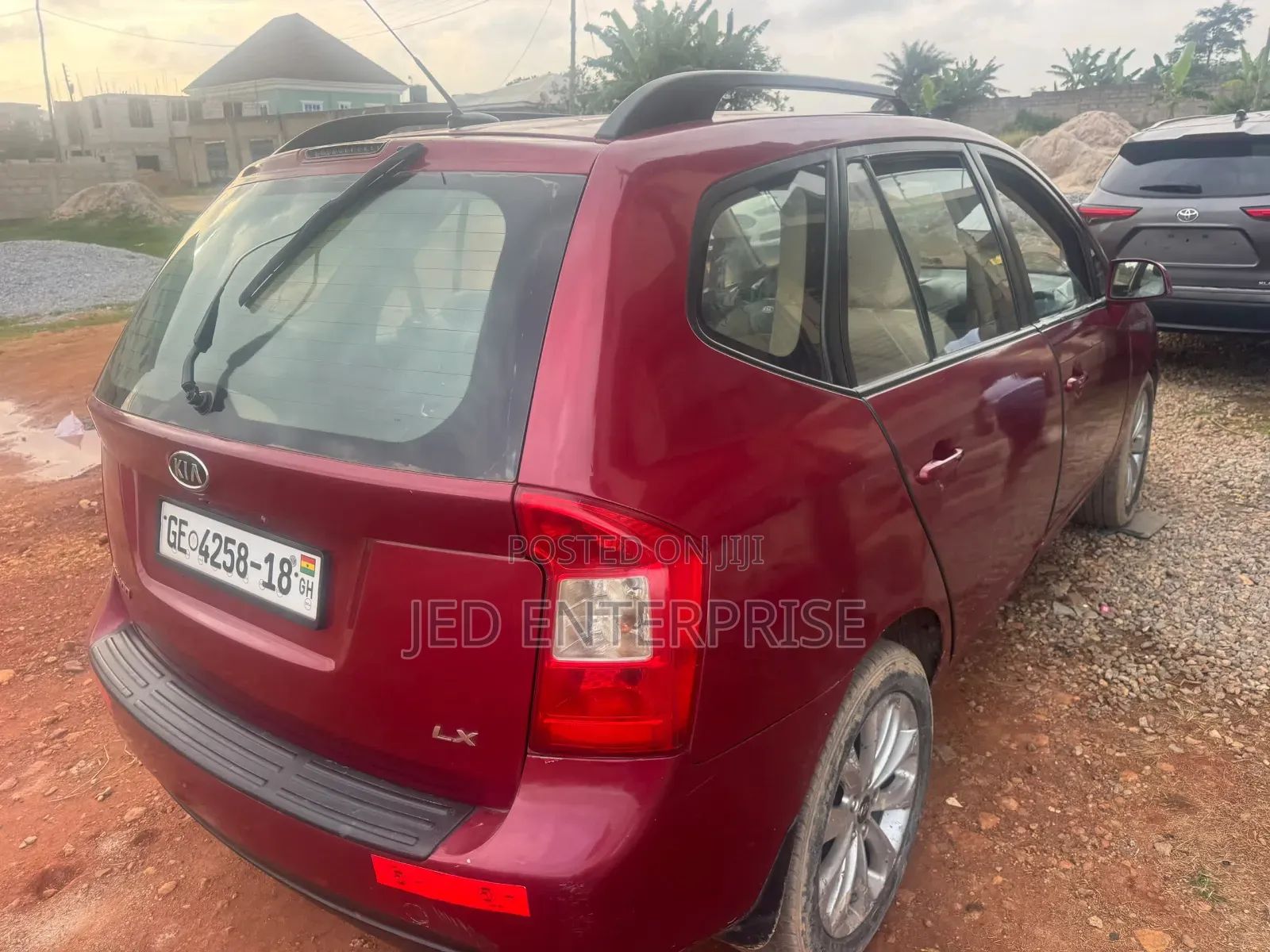 Kia Rondo 2010 Red