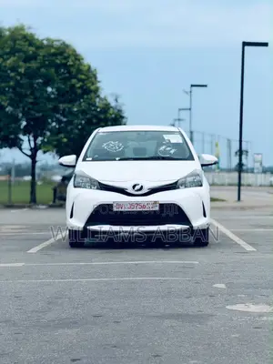 Toyota Vitz 1.5 FWD 5dr 2014 White