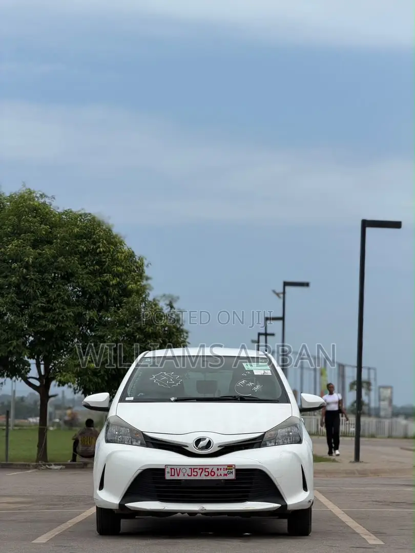 Toyota Vitz 1.5 FWD 5dr 2014 White