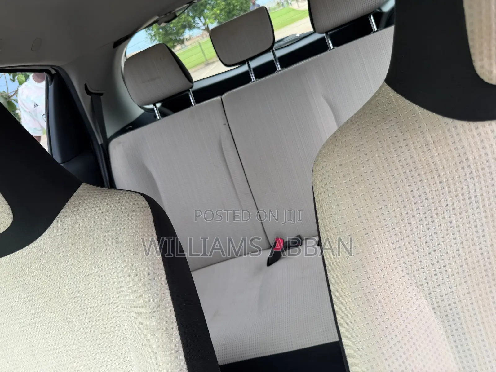 Toyota Vitz 1.5 FWD 5dr 2014 White