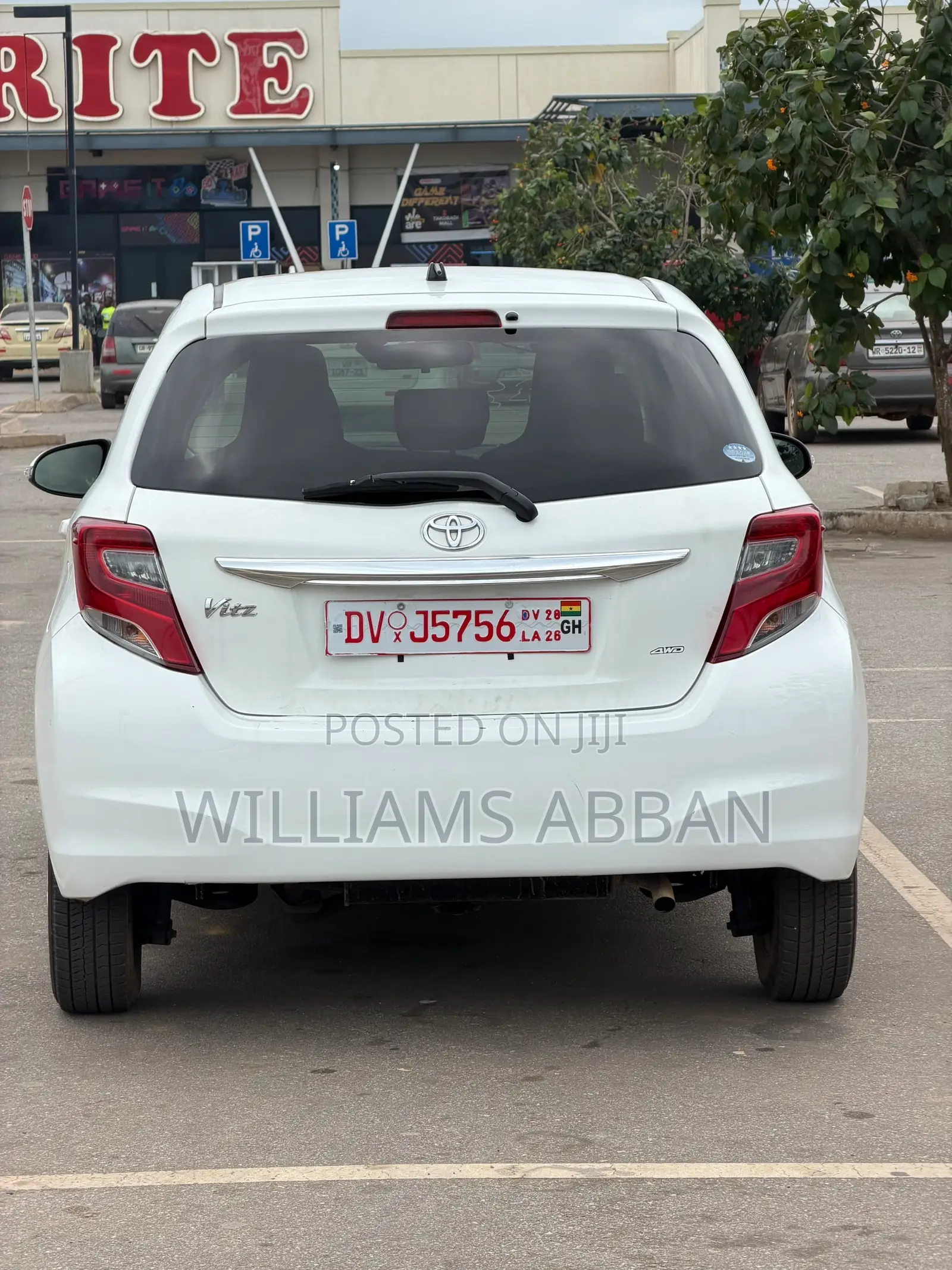 Toyota Vitz 1.5 FWD 5dr 2014 White