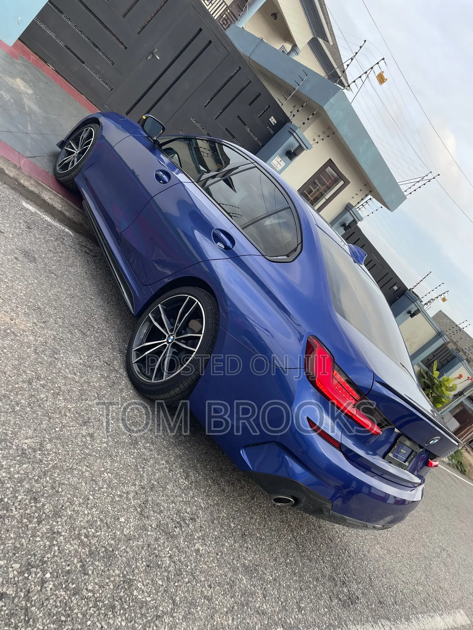 BMW 330i 2021 Blue