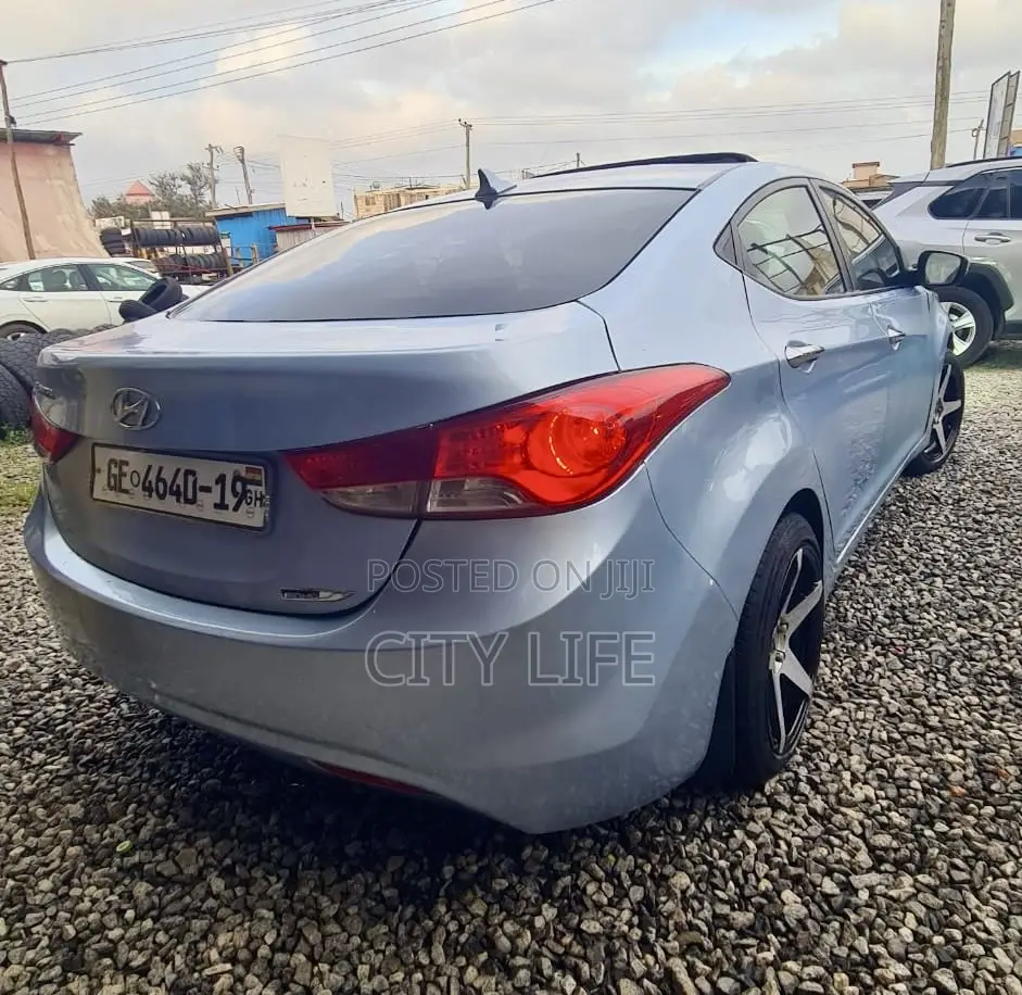Hyundai Elantra Limited Sedan FWD (1.8L 4cyl 6A) 2013 Blue