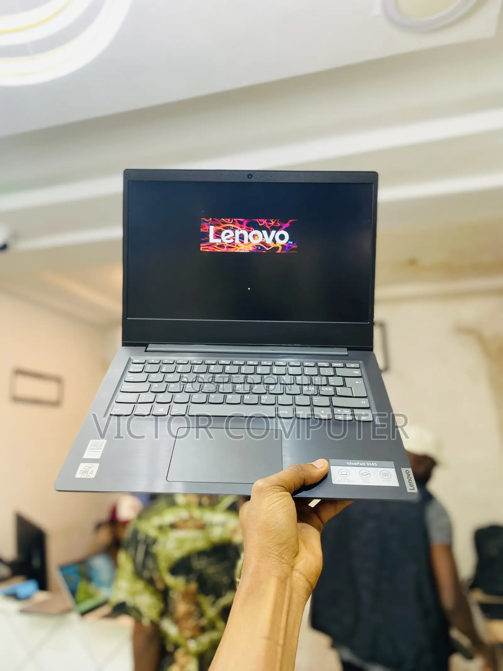Laptop Lenovo LOQ 15ARP9 8GB Intel Core i3 SSD 256GB