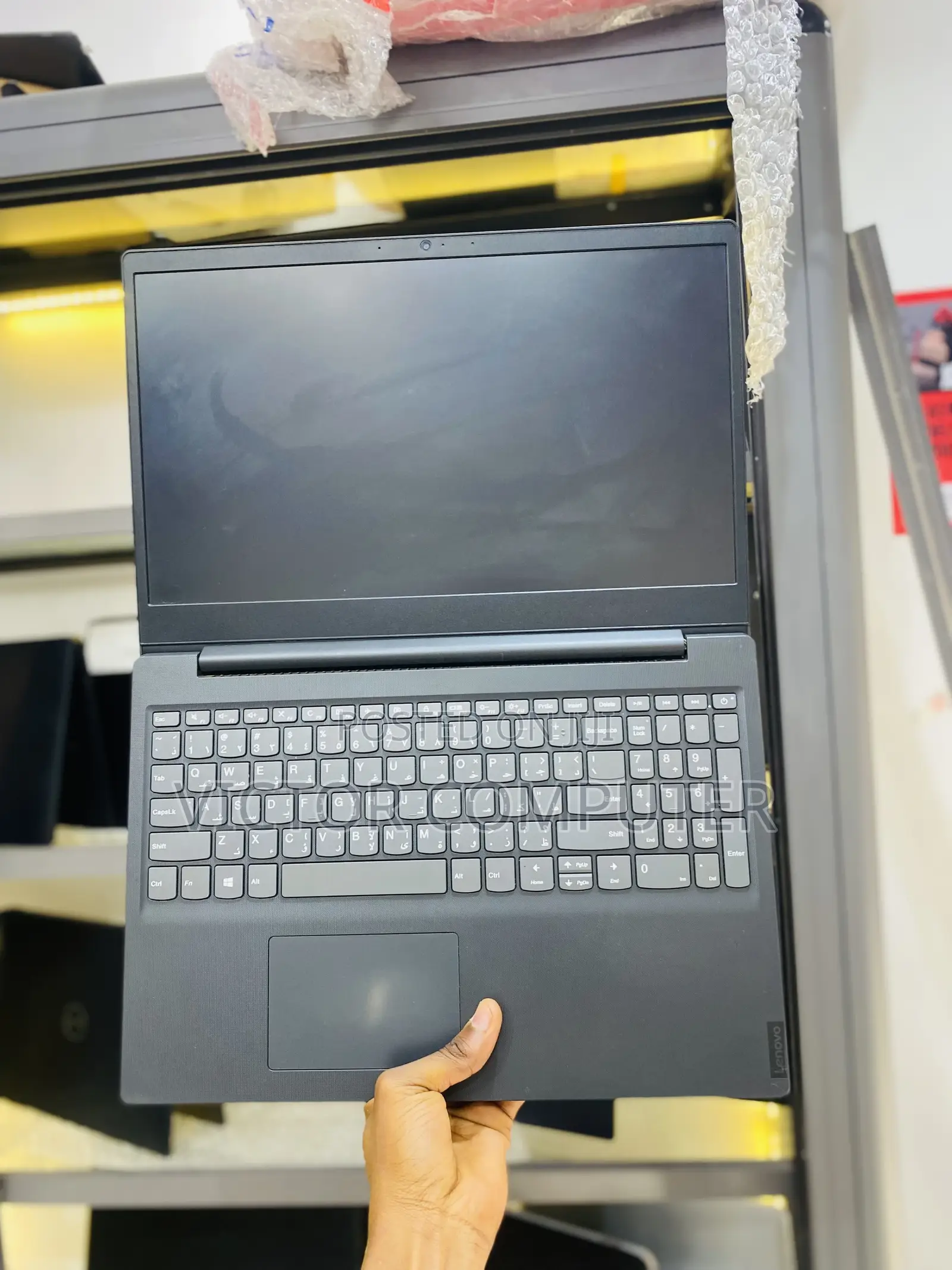 Laptop Lenovo LOQ 15ARP9 8GB Intel Core i3 SSD 256GB