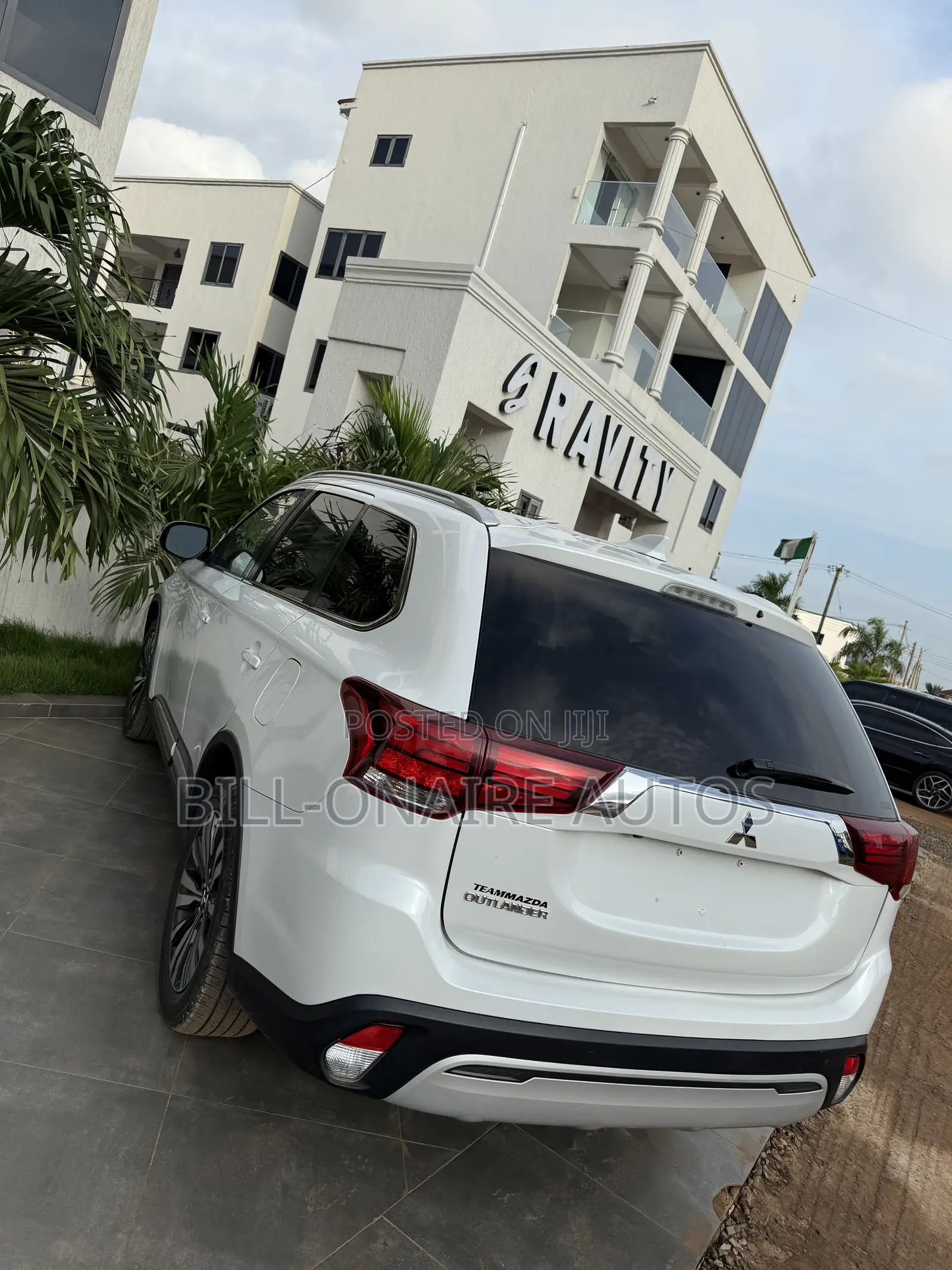 Mitsubishi Outlander SEL FWD 2020 White