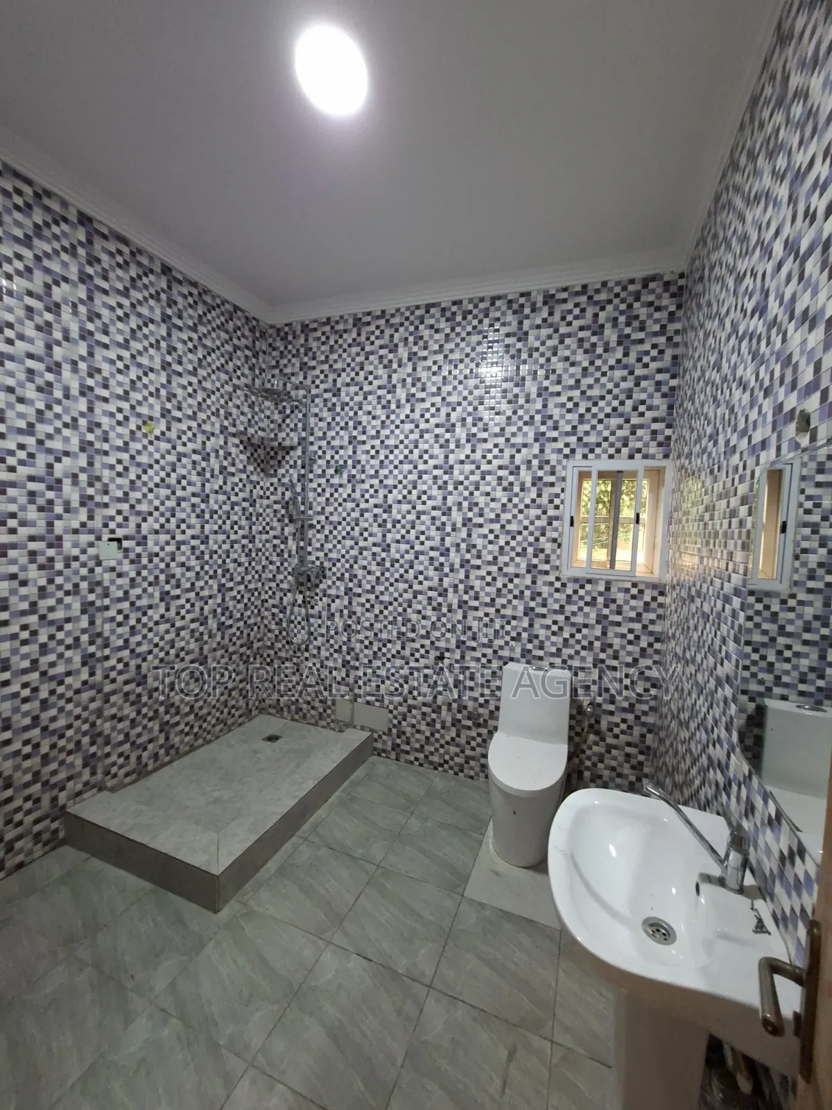 3bdrm House in Kwasi Oppong, Ga East Municipal for rent