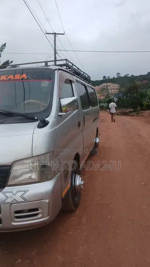 Nissan Caravan (Urvan) 2011 Silver