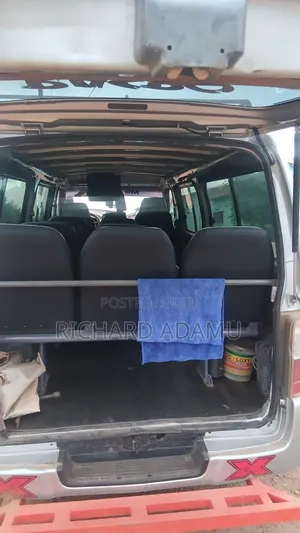 Nissan Caravan (Urvan) 2011 Silver