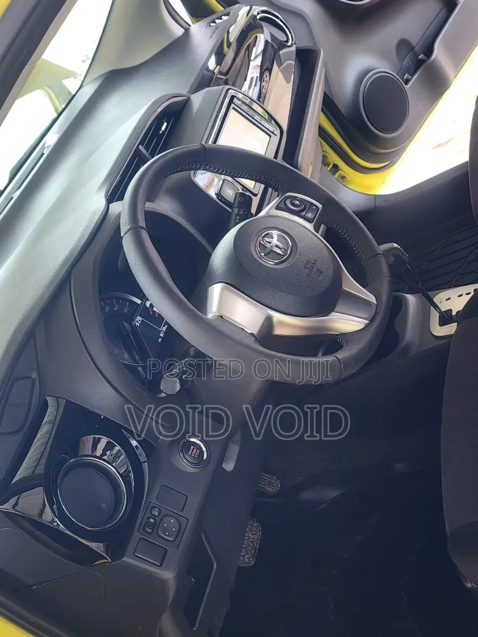 Toyota Vitz 1.3 AWD 3dr 2015 Yellow