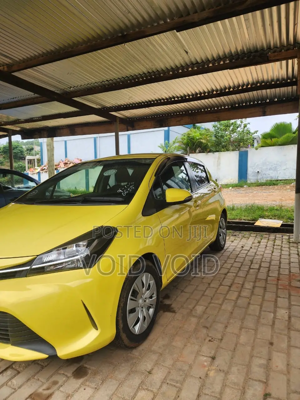 Toyota Vitz 1.3 AWD 3dr 2015 Yellow
