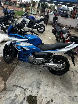 Suzuki GSR 2023 Blue