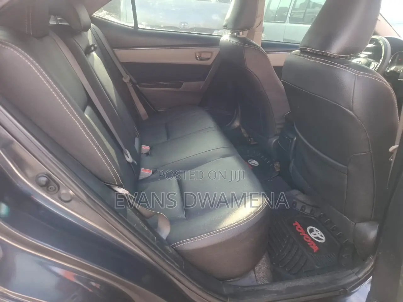 Toyota Corolla LE Premium 4dr Sedan (1.8L 4cyl CVT) 2016 Gray