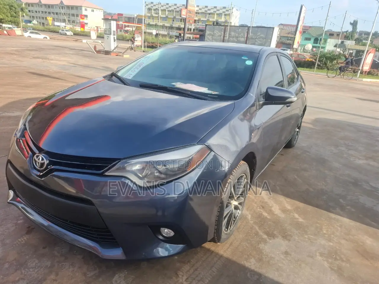Toyota Corolla LE Premium 4dr Sedan (1.8L 4cyl CVT) 2016 Gray