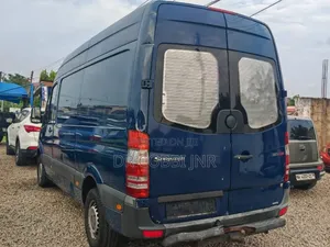 Mercedes-Benz Sprinter 2011 Blue