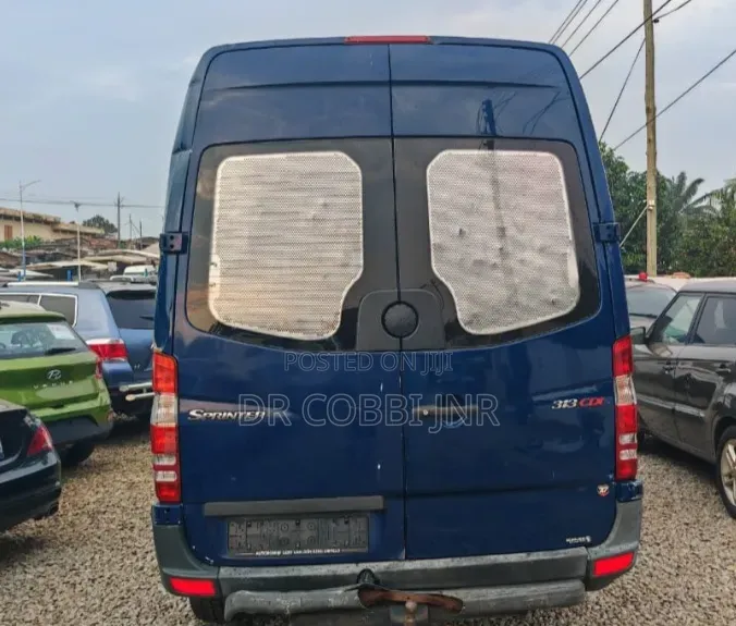 Mercedes-Benz Sprinter 2011 Blue