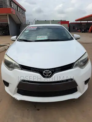 Toyota Corolla LE 4dr Sedan (1.8L 4cyl CVT) 2016 White