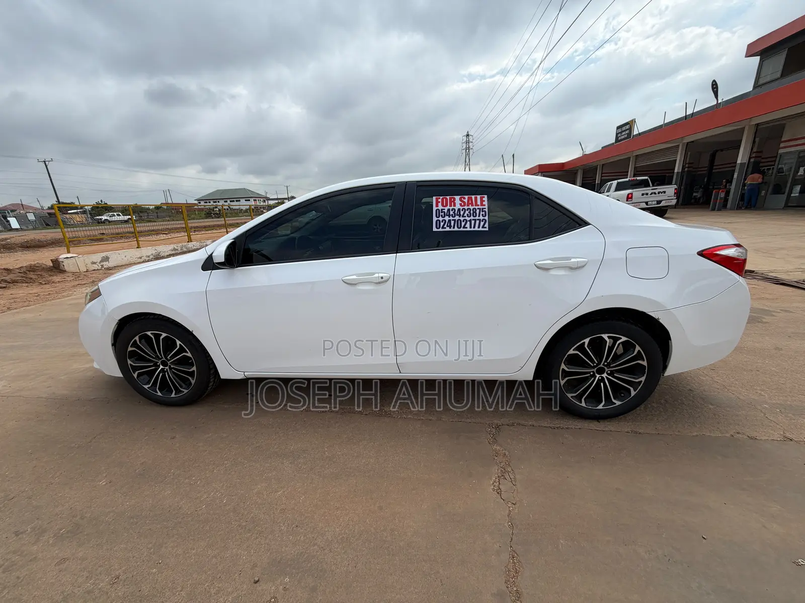 Toyota Corolla LE 4dr Sedan (1.8L 4cyl CVT) 2016 White