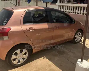 Toyota Vitz 1.3 FWD 5dr 2010 Brown