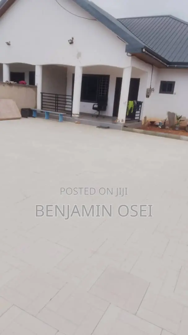2bdrm House in Gbetsile (Assemblies, Accra Metropolitan for rent
