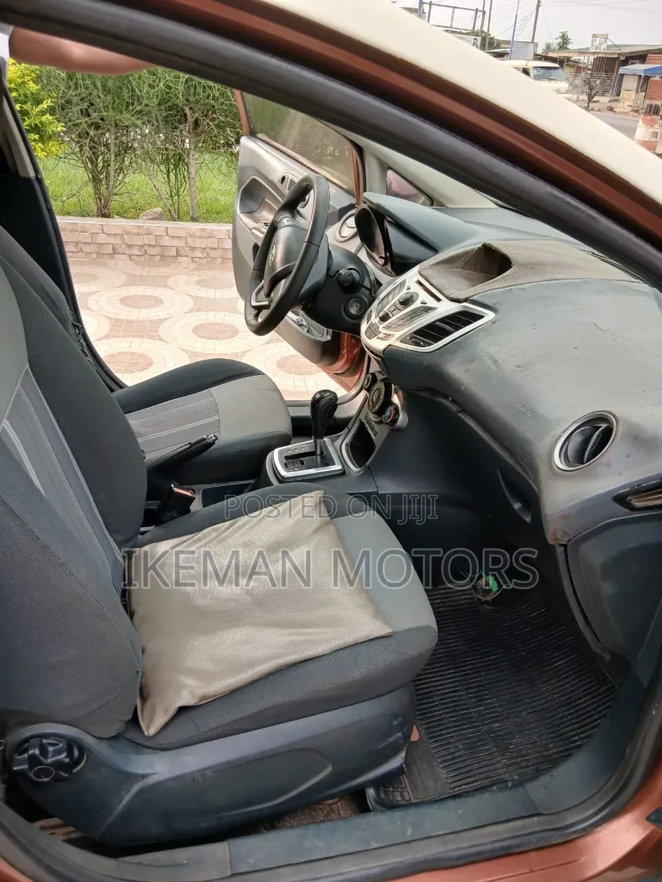 Ford Fiesta 2011 Gold