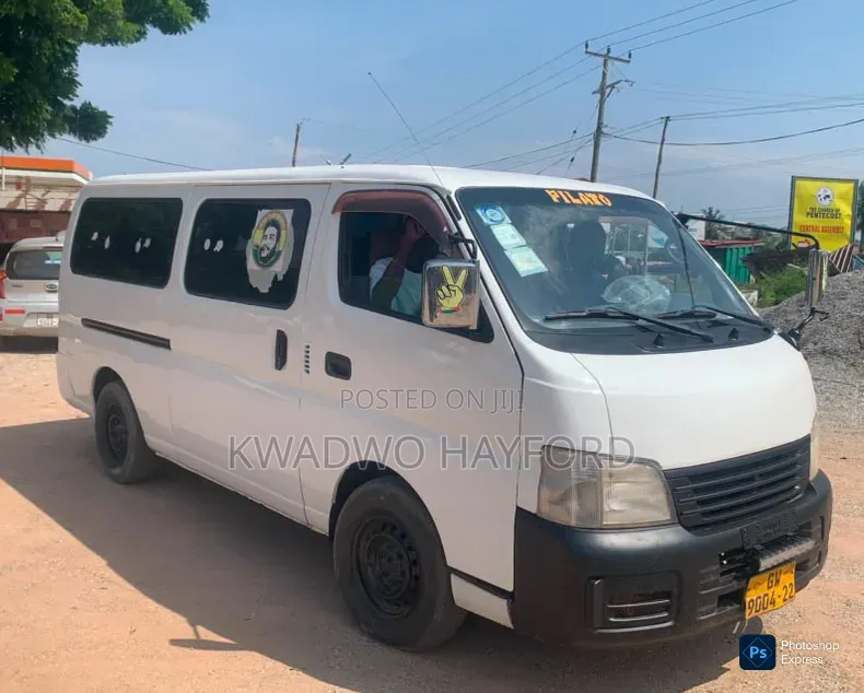 Nissan Caravan (Urvan) 2012 White