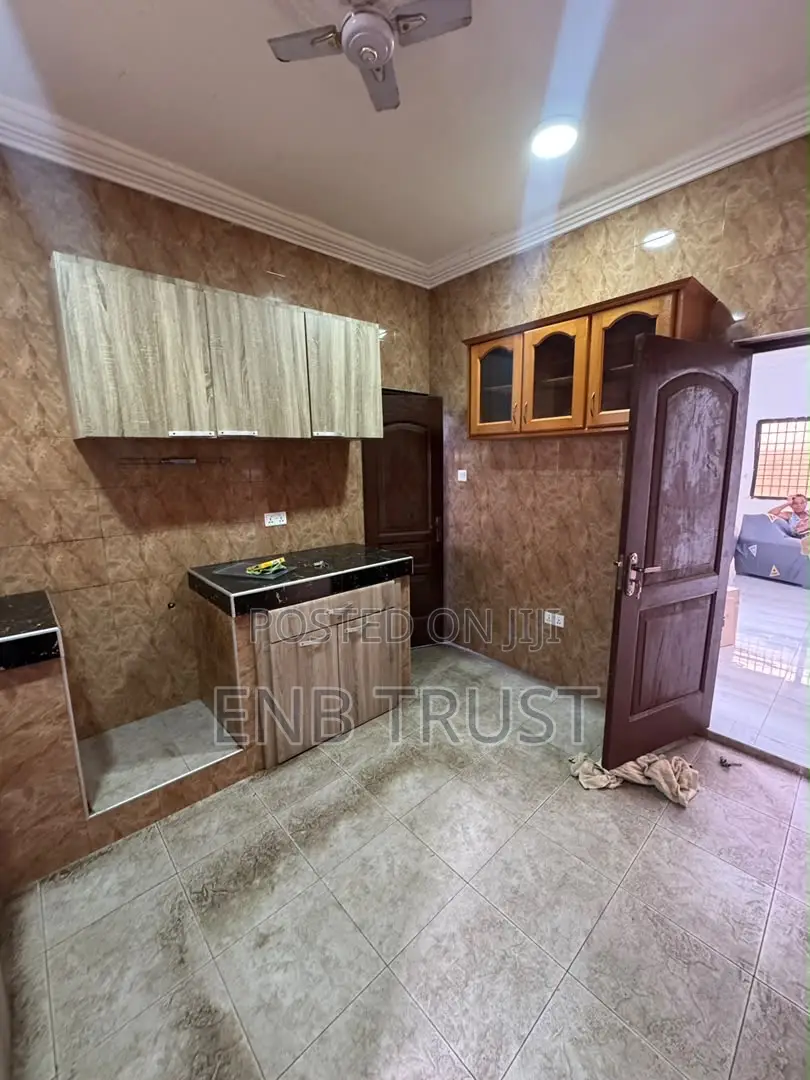 3bdrm Apartment in Achimota, Mile 7 for rent