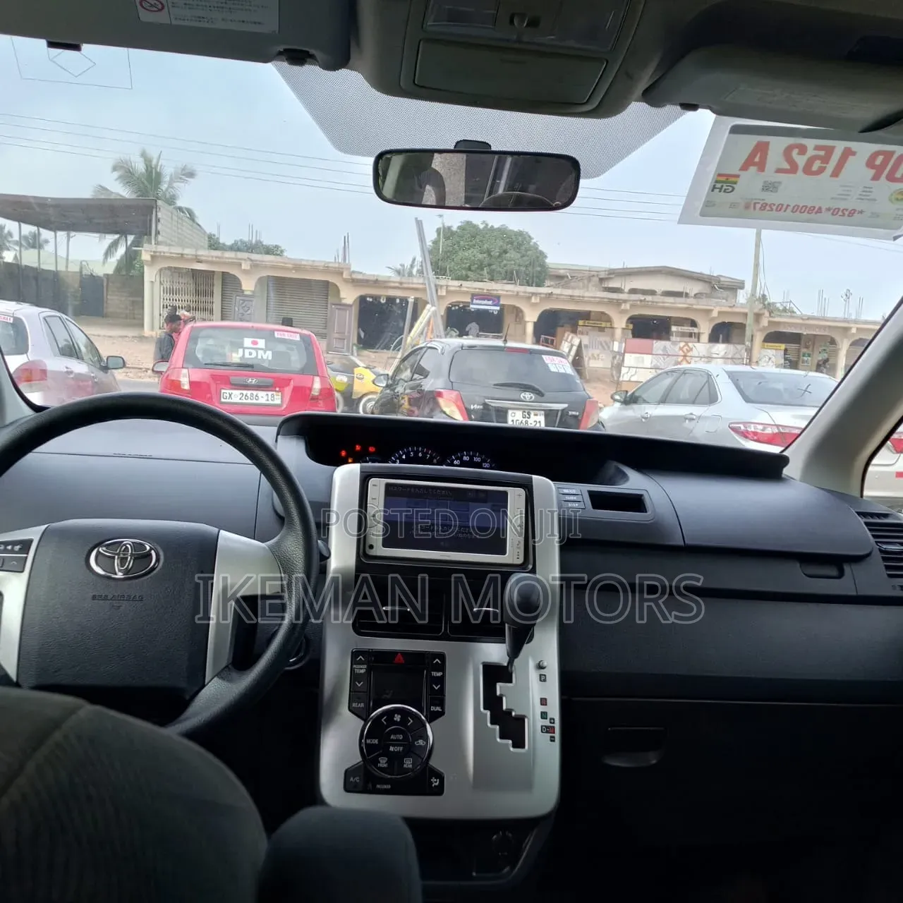 Toyota Voxy 2012 Silver