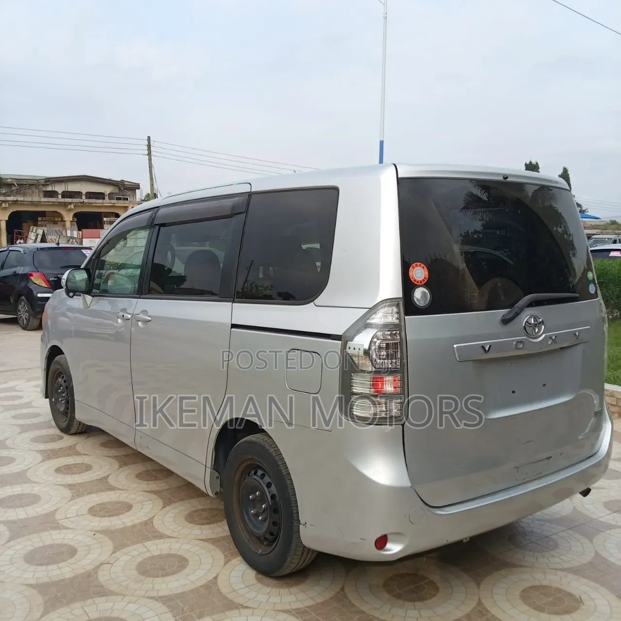 Toyota Voxy 2012 Silver