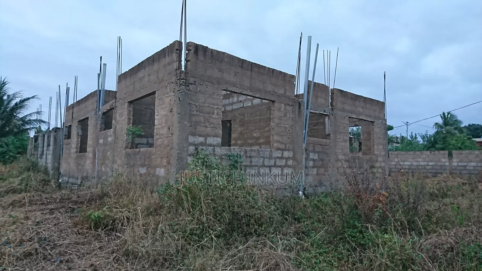 6bdrm Apartment in Awutu Senya East Municipal for sale