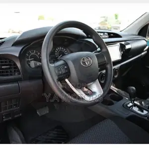 New Toyota Hilux 2025 White