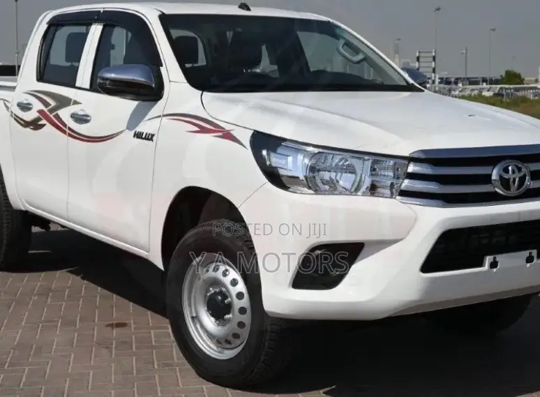 New Toyota Hilux 2025 White
