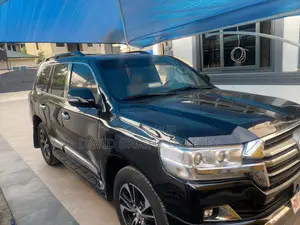 Toyota Land Cruiser 2010 Black