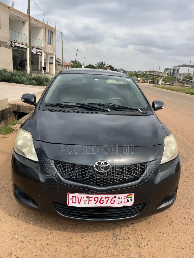 Toyota Belta 2012 Gray