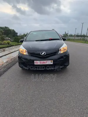 Toyota Vitz 1.3 FWD 5dr 2014 Black
