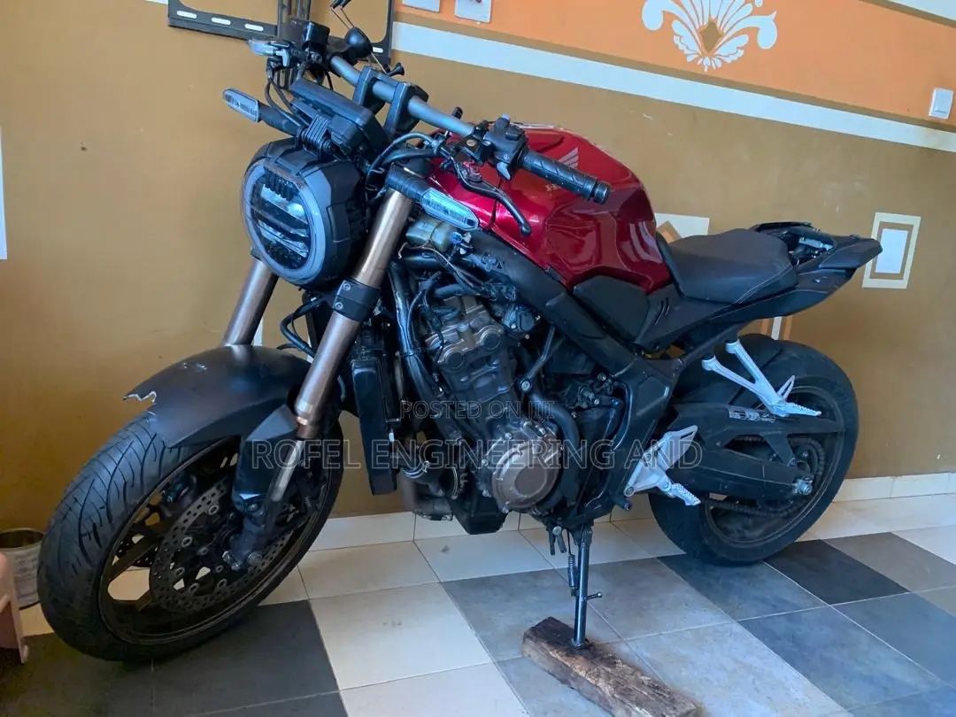Honda CB 2020 Red
