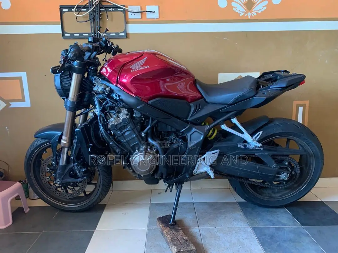 Honda CB 2020 Red