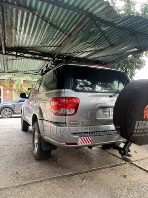 Toyota Sequoia SR5 4dr SUV 4WD (4.7L 8cyl 5A) 2006 Gray