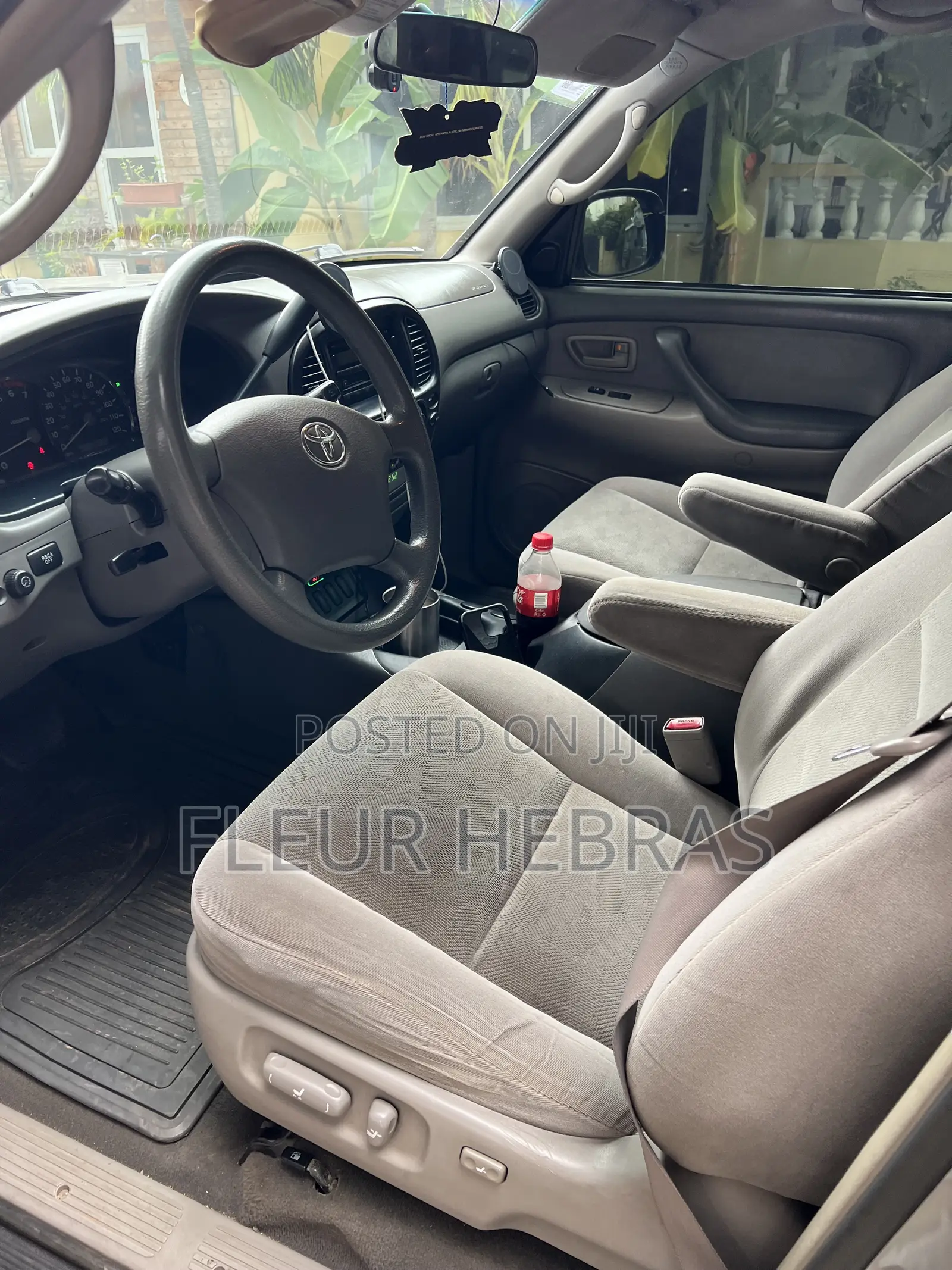 Toyota Sequoia SR5 4dr SUV 4WD (4.7L 8cyl 5A) 2006 Gray