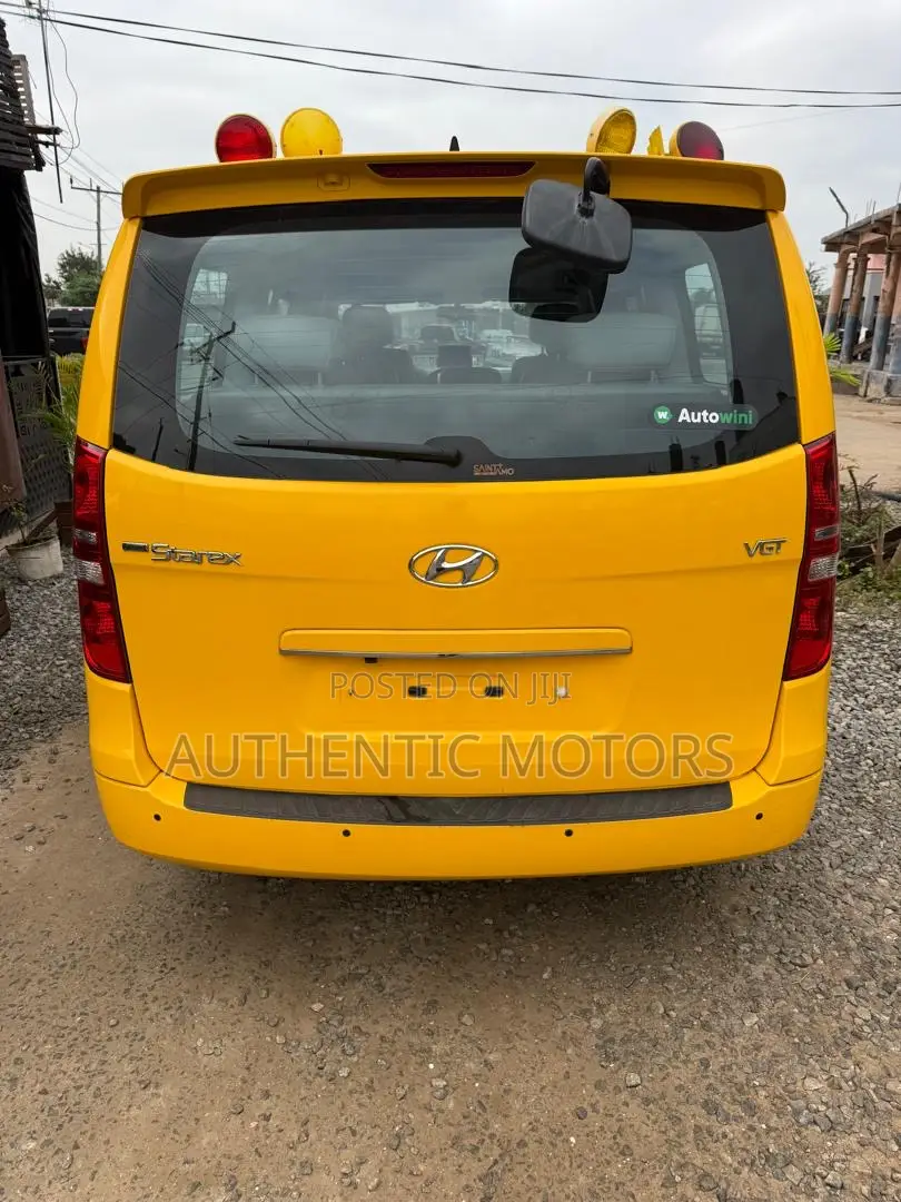 Hyundai H200 2015 Yellow