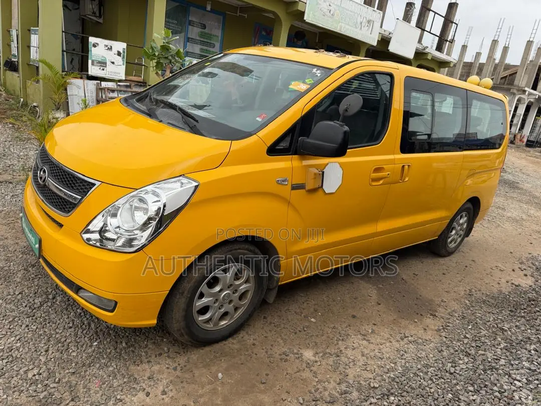 Hyundai H200 2015 Yellow