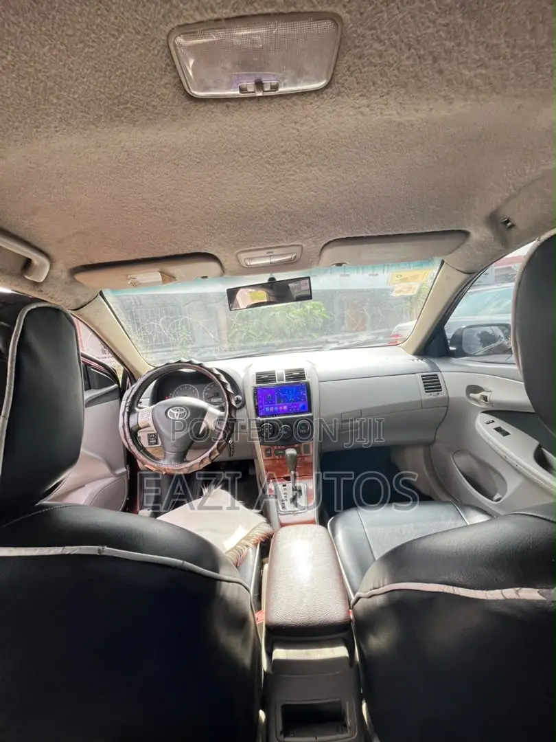 Toyota Corolla 2010 Brown