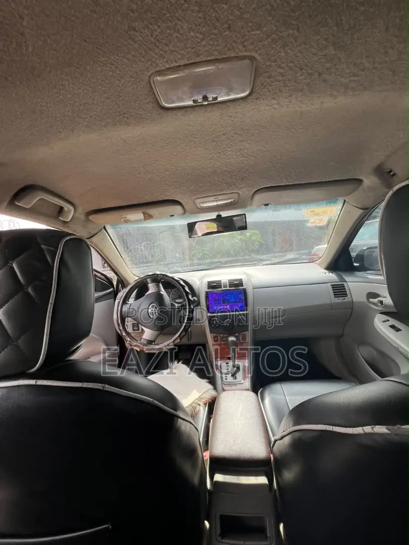Toyota Corolla 2010 Brown