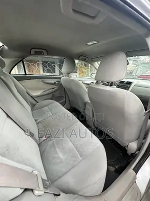 Toyota Corolla 2010 Silver