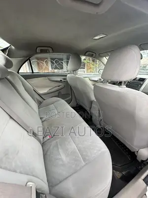 Toyota Corolla 2010 Silver